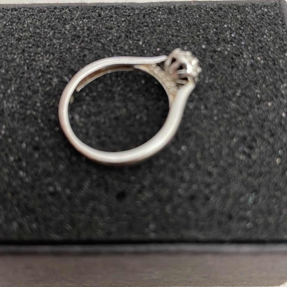 Ring - Picture 4 of 5